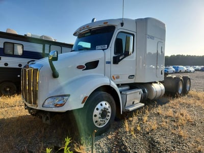1XPBDP9X0JD****** 2018 Peterbilt 579