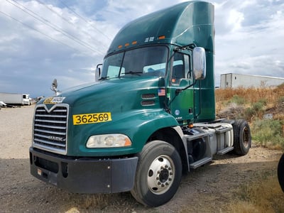 1M1AW01X7HM****** 2017 Mack Cxu612