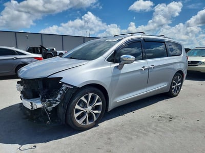 2C4RC1GGXHR****** 2017 Chrysler Pacifica
