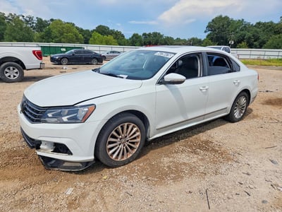 1VWBS7A30GC****** 2016 Volkswagen Passat