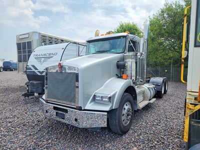 1XKDD49X2FJ****** 2015 Kenworth T800