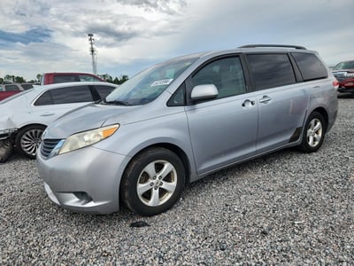 5TDKK3DC4CS****** 2012 Toyota Sienna