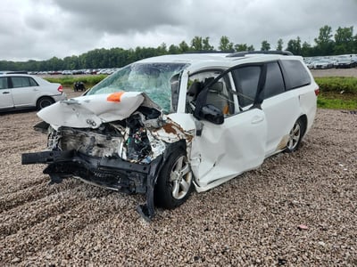 5TDKK3DC9FS****** 2015 Toyota Sienna