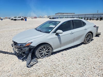 2022 Toyota Camry Hybrid