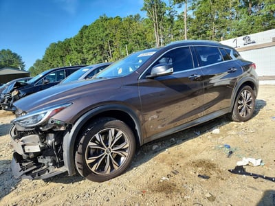 SJKCH5CR0JA****** 2018 Infiniti QX30