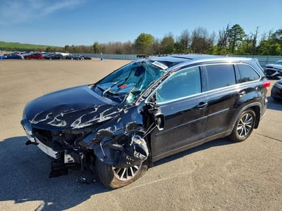 5TDJZRFH1HS****** 2017 Toyota Highlander