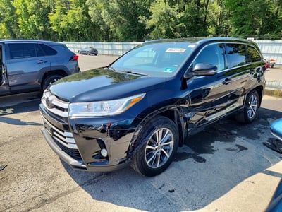 5TDJZRFH4JS****** 2018 Toyota Highlander