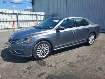 1VWBT7A30GC****** 2016 Volkswagen Passat