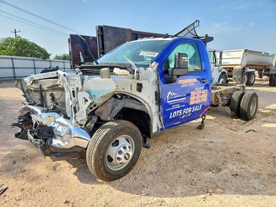1GB3YSE76MF****** 2021 Chevrolet Silverado