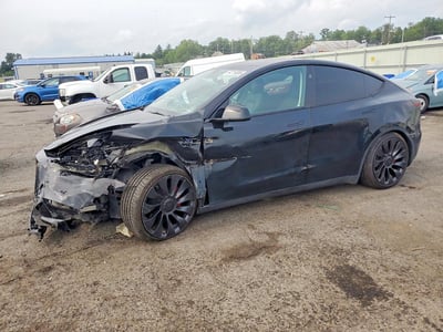 7SAYGDEF9RA****** 2024 Tesla Model Y