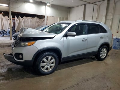 5XYKT3A68DG****** 2013 Kia Sorento
