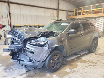 1C4PJLAS1GW****** 2016 Jeep Cherokee
