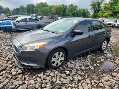 1FADP3E22JL****** 2018 Ford Focus
