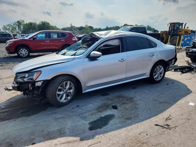 1VWAT7A30HC****** 2017 Volkswagen Passat
