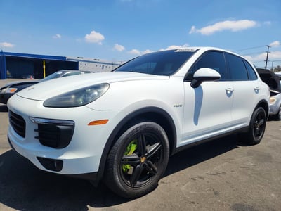 WP1AE2A26GL****** 2016 Porsche Cayenne