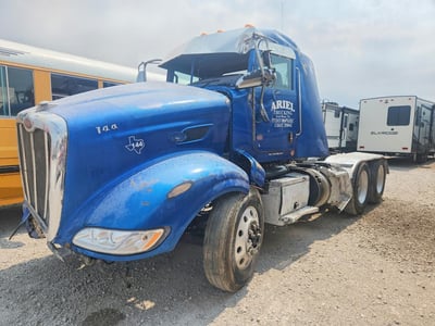 1XPHD49X0CD****** 2012 Peterbilt 386