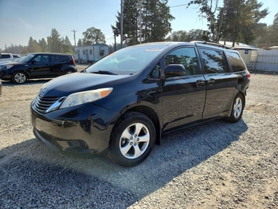 5TDKK3DC8DS****** 2013 Toyota Sienna