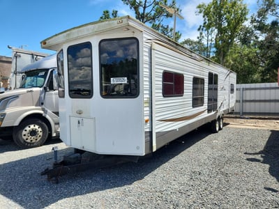 4X4TWDR27AM****** 2010 Forest River Wildwood Towables