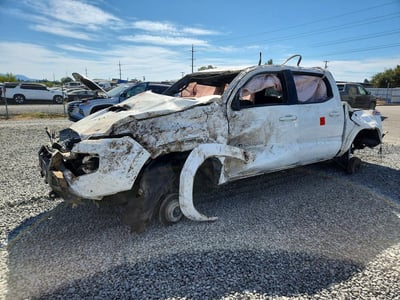 3TMCZ5AN1JM****** 2018 Toyota Tacoma