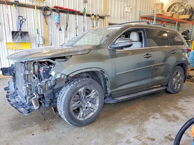 5TDDZRFH9HS****** 2017 Toyota Highlander