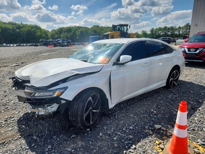 1HGCV1F11JA****** 2018 Honda Accord