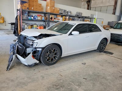 2C3CCAGG2JH****** 2018 Chrysler 300