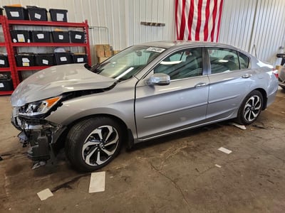 1HGCR2F80GA****** 2016 Honda Accord
