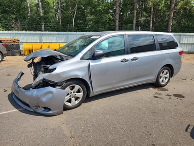 5TDZK3DC8GS****** 2016 Toyota Sienna