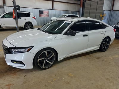 1HGCV2F33JA****** 2018 Honda Accord