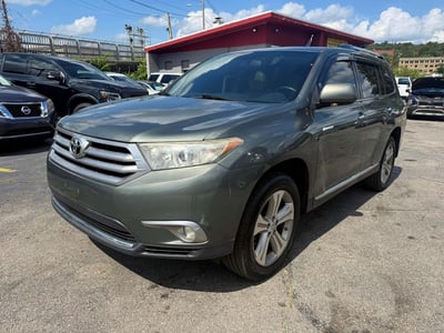 5TDDK3EH9DS****** Salvage and Wrecked 2013 Toyota Highlander in North Boston