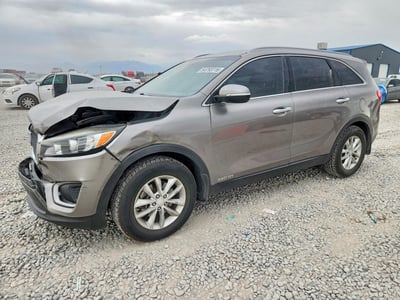 5XYPGDA5XGG****** 2016 Kia Sorento