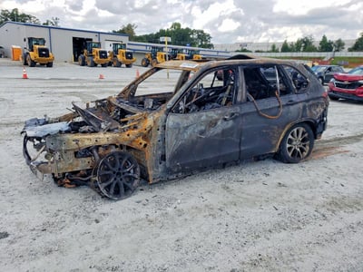 5UXKR2C56G0****** 2016 BMW X5