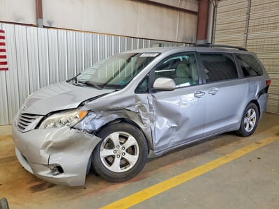 5TDKK3DC6FS****** 2015 Toyota Sienna