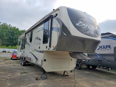 5SFBG392XDE****** 2013 Heartland RV Bighorn, Big Country, Landmark, Silverado