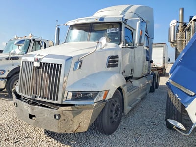 5KJJBHDV0HL****** 2017 Western Star 5700