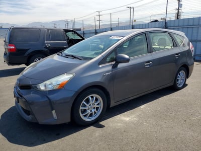 JTDZN3EUXFJ****** 2015 Toyota Prius V