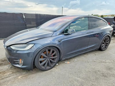 5YJXCDE43HF****** 2017 Tesla Model X