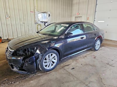 1VWBA7A38JC****** 2018 Volkswagen Passat