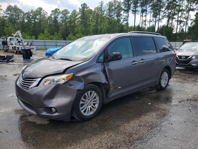 5TDYK3DC5FS****** 2015 Toyota Sienna