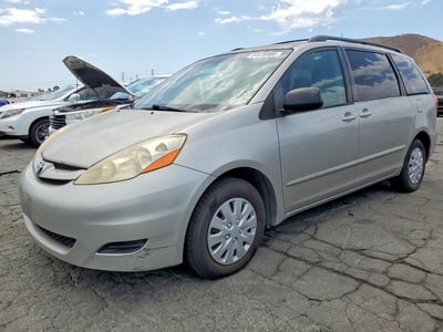 5TDKK4CC4AS****** 2010 Toyota Sienna