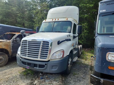 3AKJGEDV4GS****** 2016 Freightliner Cascadia 125