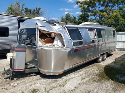 1STJLYP231J****** 2001 Airstream Excella
