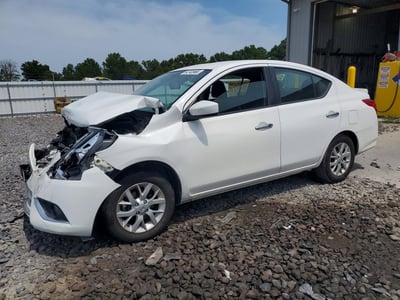 3N1CN7AP8JL****** 2018 Nissan Versa