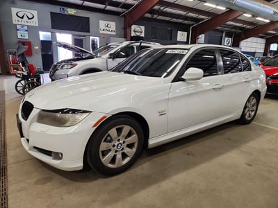 WBAPK5G57BN****** 2011 BMW 3 Series