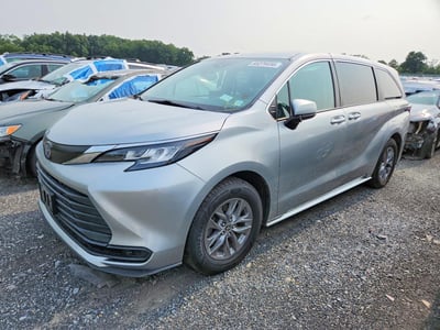 5TDKRKEC5NS****** 2022 Toyota Sienna Hybrid