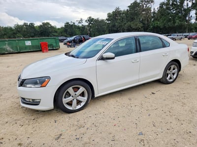 1VWAS7A36FC****** 2015 Volkswagen Passat