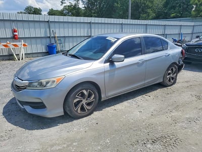 1HGCR2F34HA****** 2017 Honda Accord