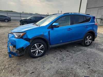JTMWFREVXHJ****** 2017 Toyota RAV4