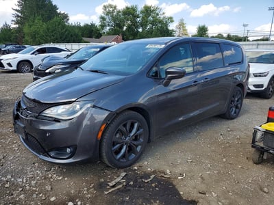 2C4RC1FG9KR****** 2019 Chrysler Pacifica
