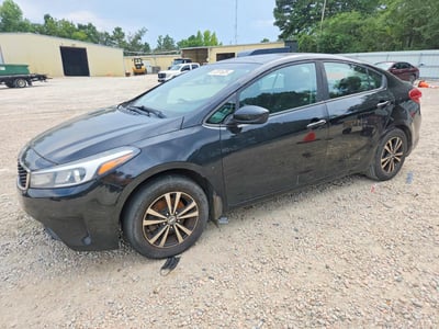 3KPFK4A78HE****** 2017 Kia Forte